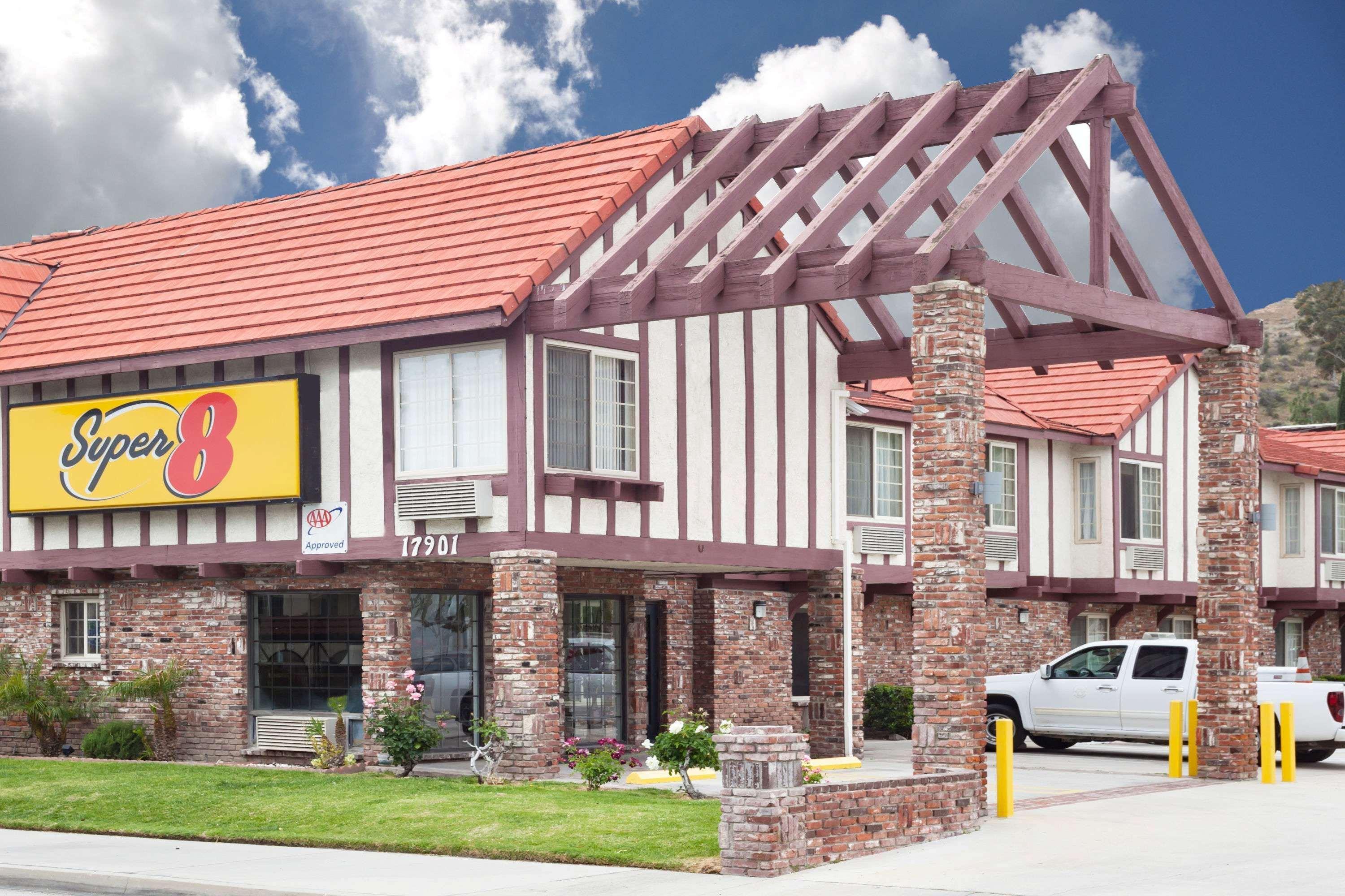 Super 8 By Wyndham Santa Clarita/Valencia Motel Exterior foto