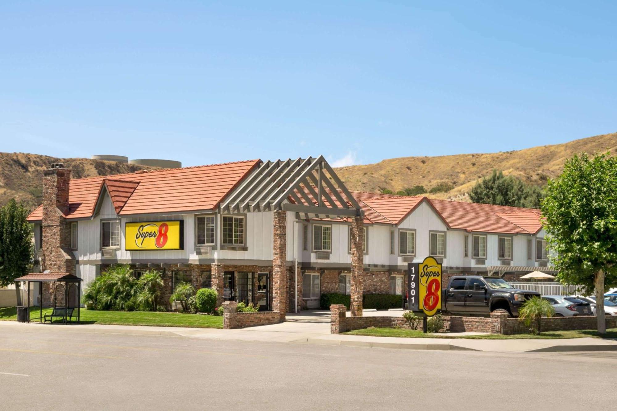 Super 8 By Wyndham Santa Clarita/Valencia Motel Exterior foto