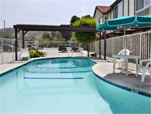 Super 8 By Wyndham Santa Clarita/Valencia Motel Facilități foto